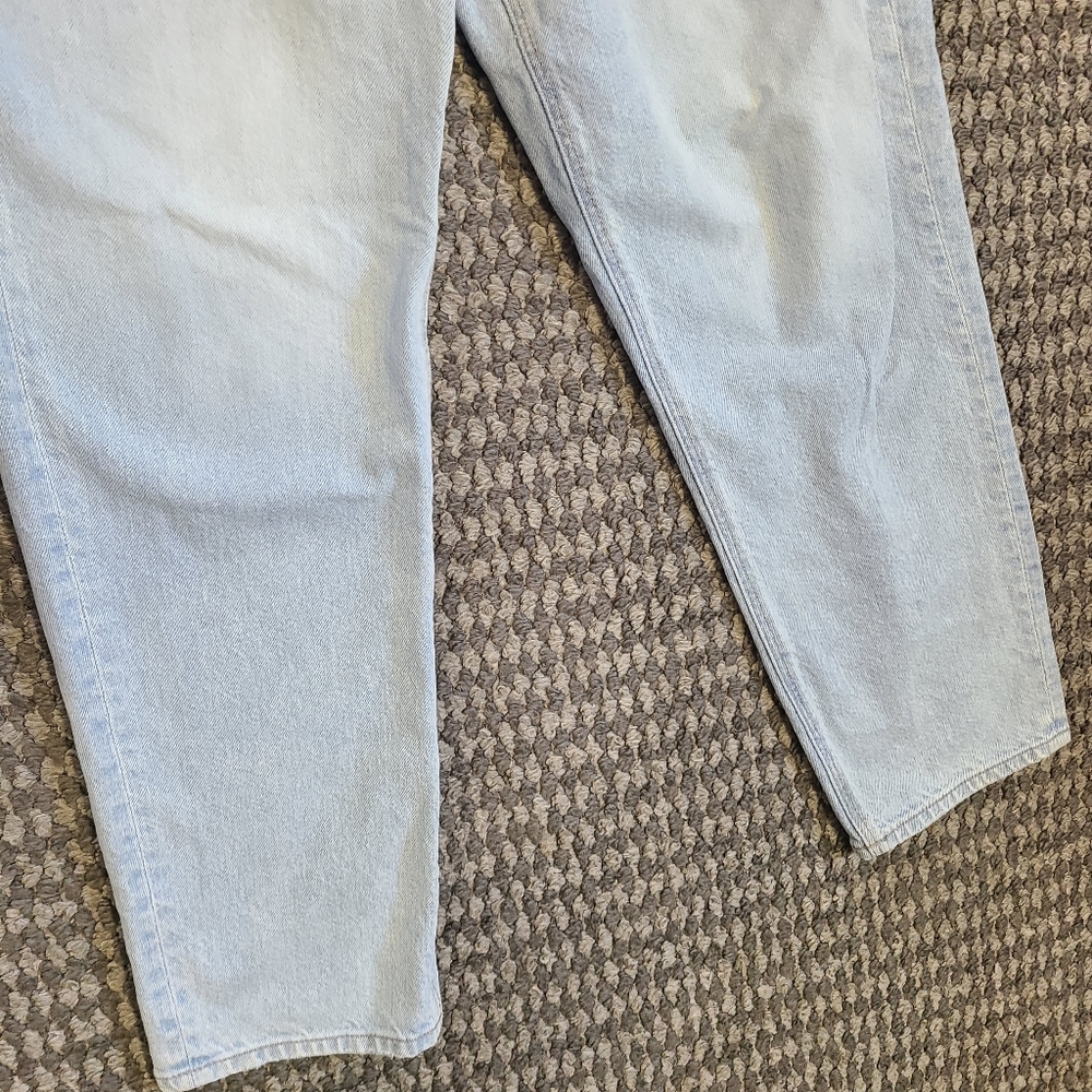 American Eagle Curvy Mom Jean Light Blue Denim Jeans 10 - Picture 6 of 16